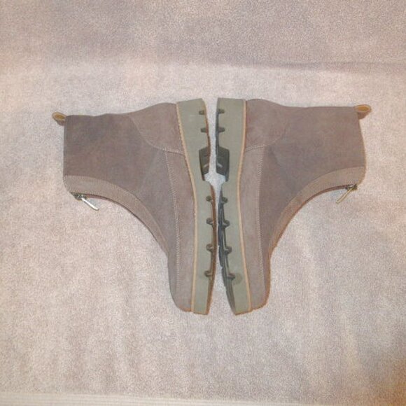 Vionic Estilo Suede Ankle Boots Size 8.5 Chunky Lug Sole Comfort Cushion Zip DWR - Picture 9 of 11